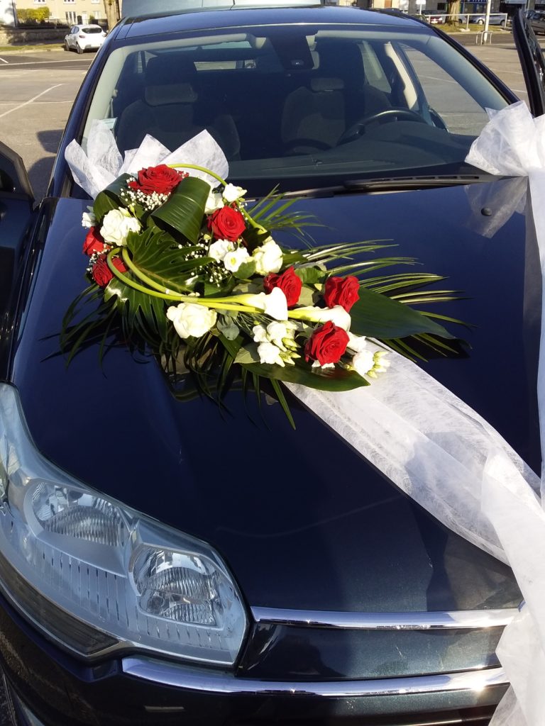 Décoration florale voiture cotentin